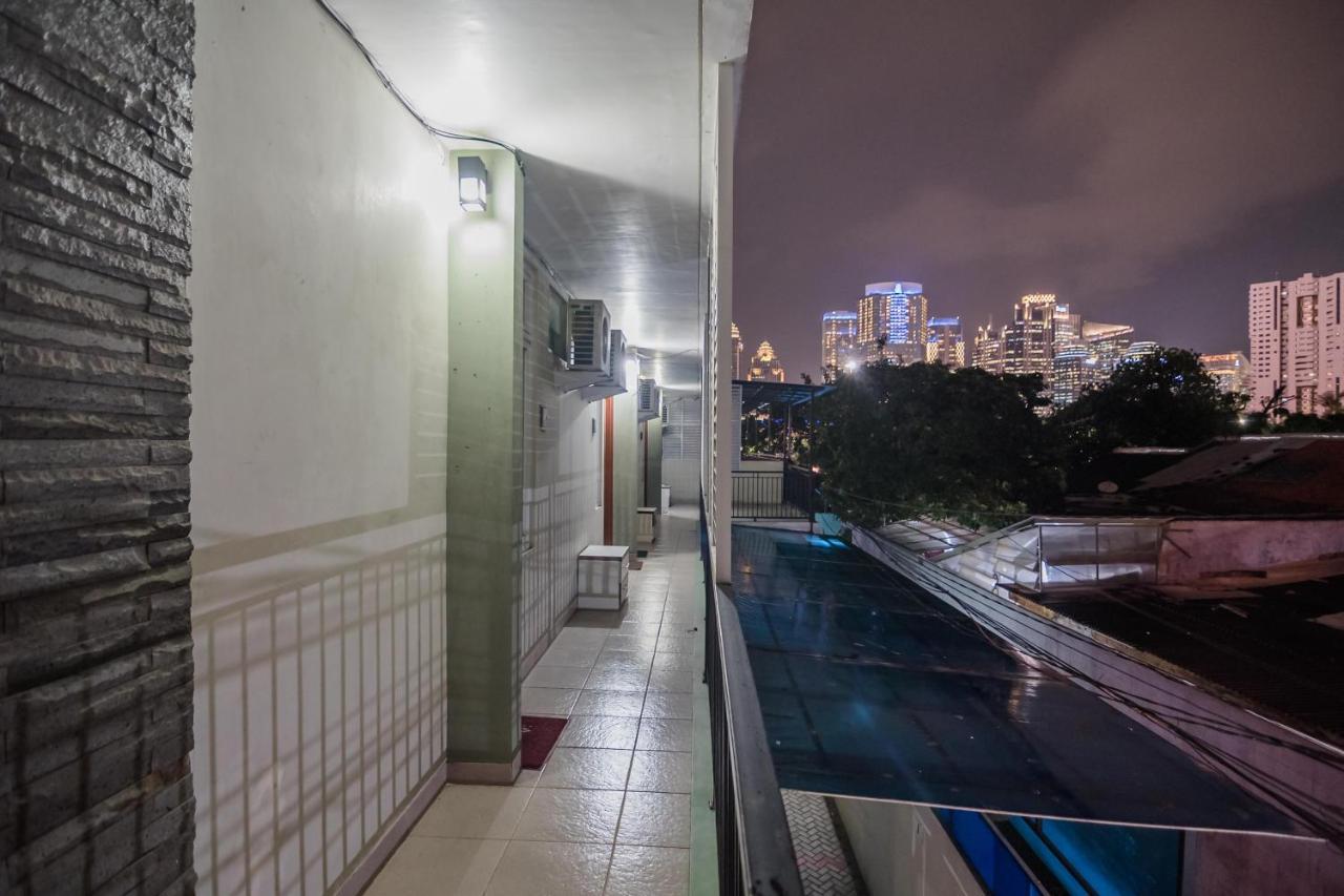 เรดดอร์ซ พลัส เนียร์ เซอมังกี Hotel จาการ์ตา ภายนอก รูปภาพ